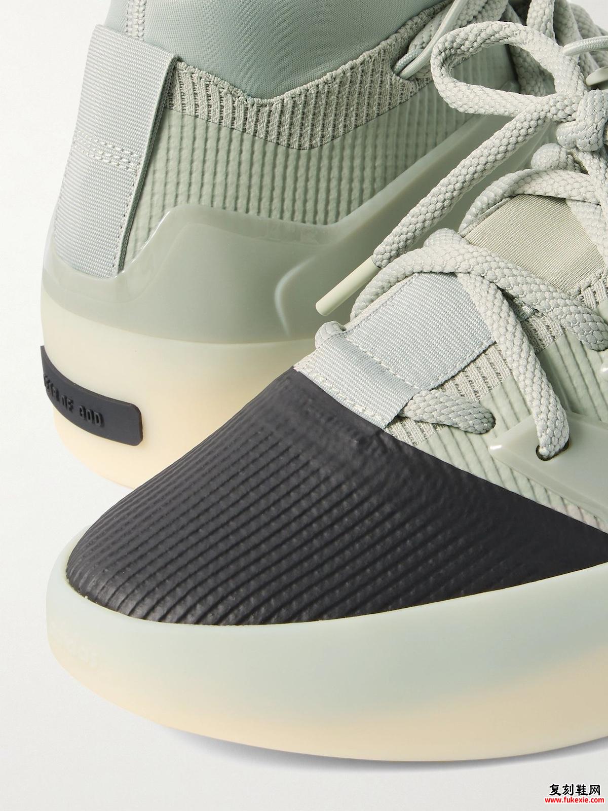 ADIDAS FEAR OF GOD ATHLETICS ONE “BLACK TOE” 将于 2024 年发布