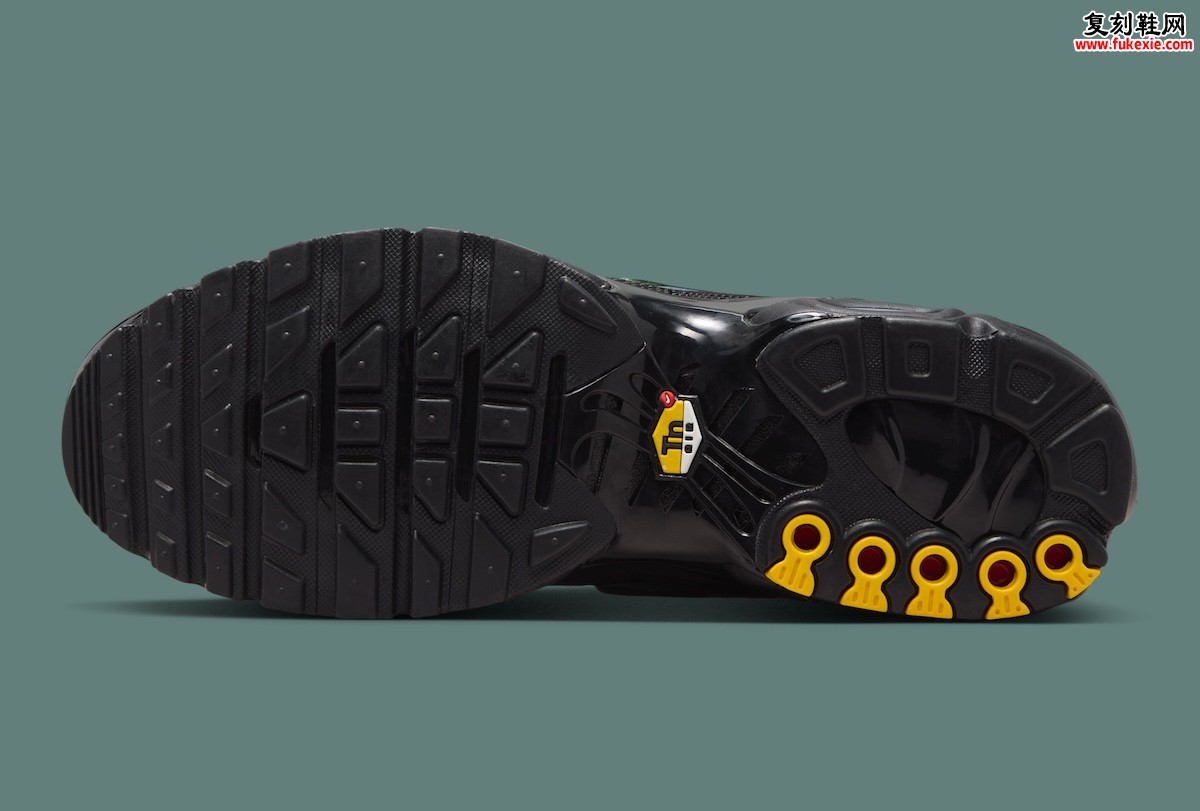 黑底衬托虹彩骨架，Nike Air Max Plus “Oil Slick” 油光配色 2026 夏季登场
