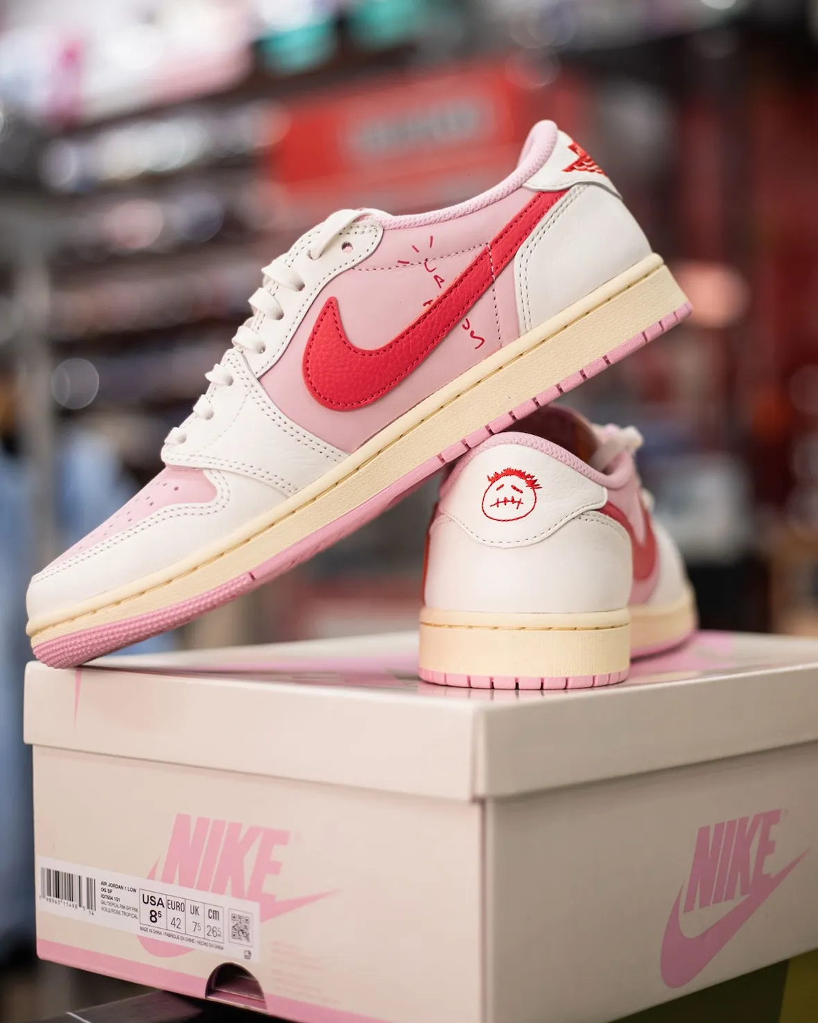 Travis Scott联名AJ1 Low Tropical Pink配色确认，粉白倒钩5月22日发售155美元