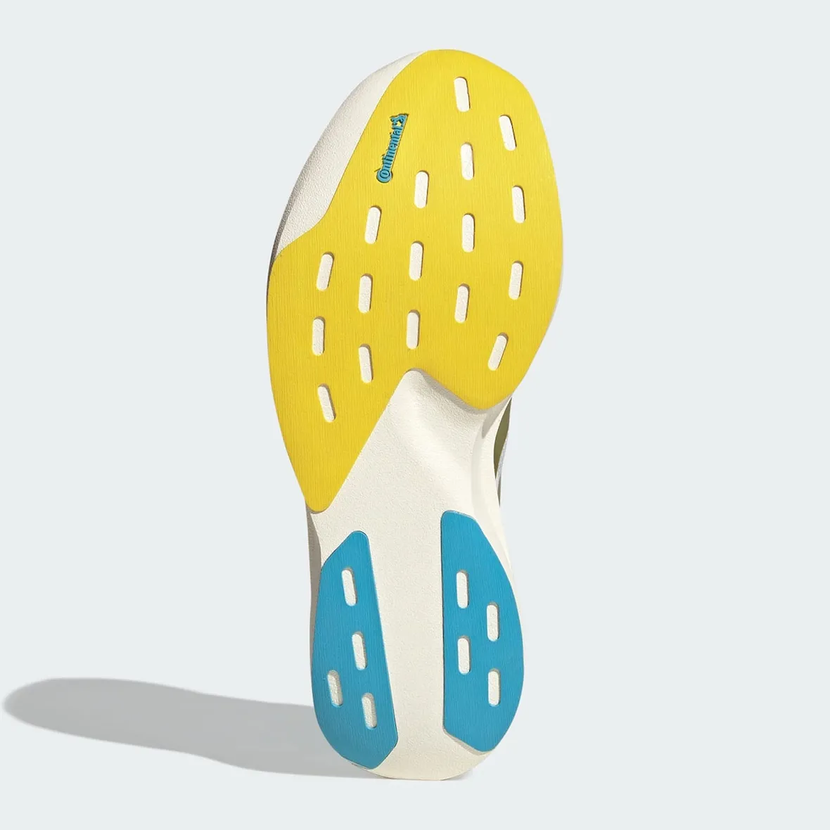 BAPE x adidas Adizero EVO SL 联名跑鞋官图释出,不对称粉蓝鸳鸯配色迷彩细节流星Logo替代三条纹金色点缀马牌橡胶外底6月发售插图5 BAPE x adidas Adizero EVO SL 联名跑鞋官图释出,不对称粉蓝鸳鸯配色迷彩细节流星Logo替代三条纹金色点缀马牌橡胶外底6月发售