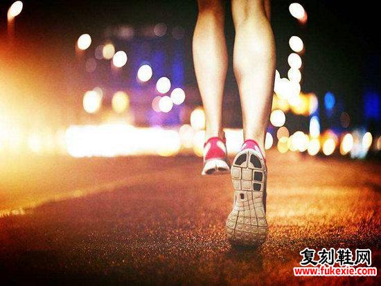 【晨练 夜跑】晨练好还是夜跑好 跑步的禁忌有哪些