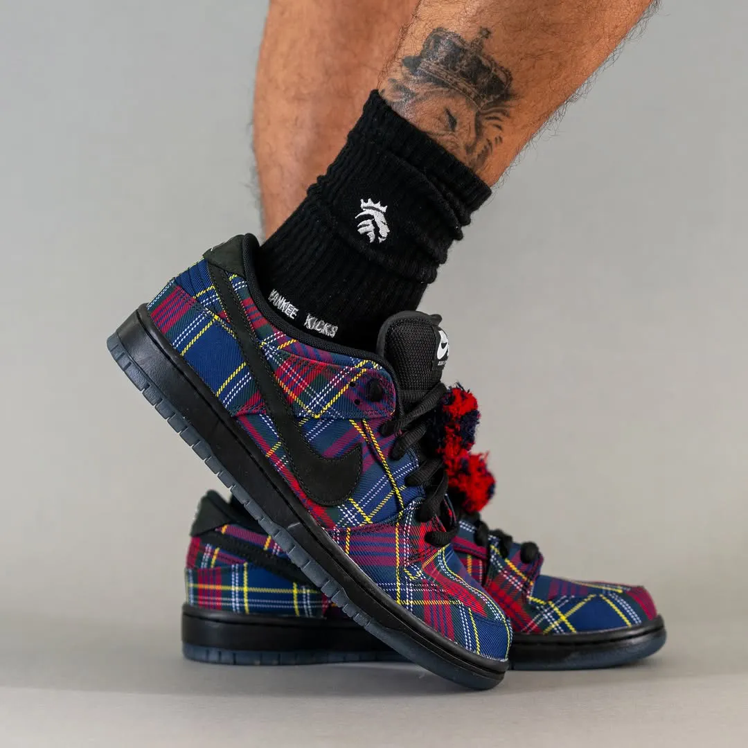 Nardwuar x Nike SB Dunk Low “Tartan” 联名曝光,2025假日季重磅登场,售价140美元