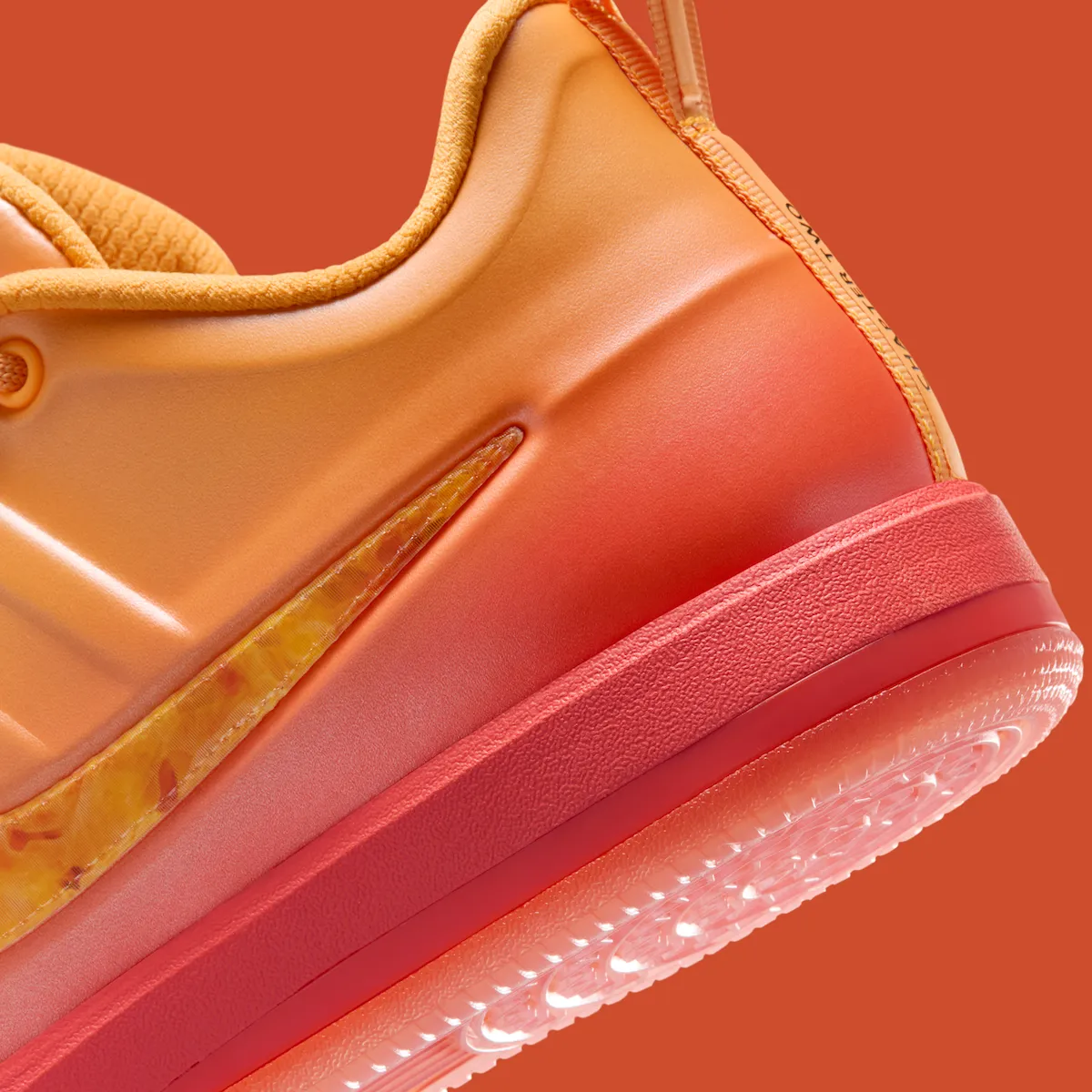 Nike Book 2 “Phoenix” “凤凰”配色 以焚鞋仪式与火焰美学开启2026年新篇章