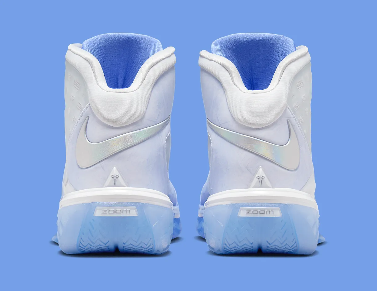 Nike Kobe 3 Protro “Christmas” 圣诞复刻版2025年12月24日发售 售价210美元