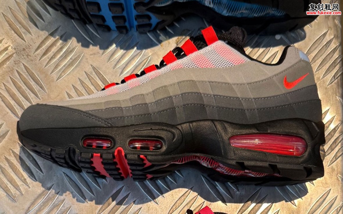 Sergio Lozano手稿原型终量产，Nike Air Max 95黑舌套装2027春夏正式登场