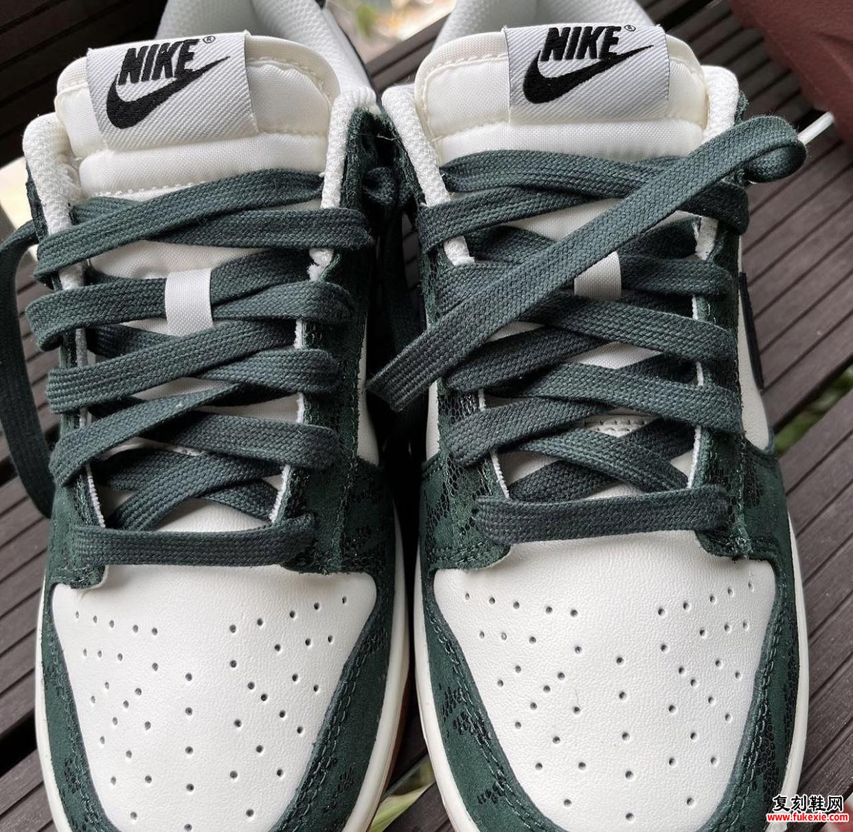 NIKE DUNK LOW “GREEN SNAKE”