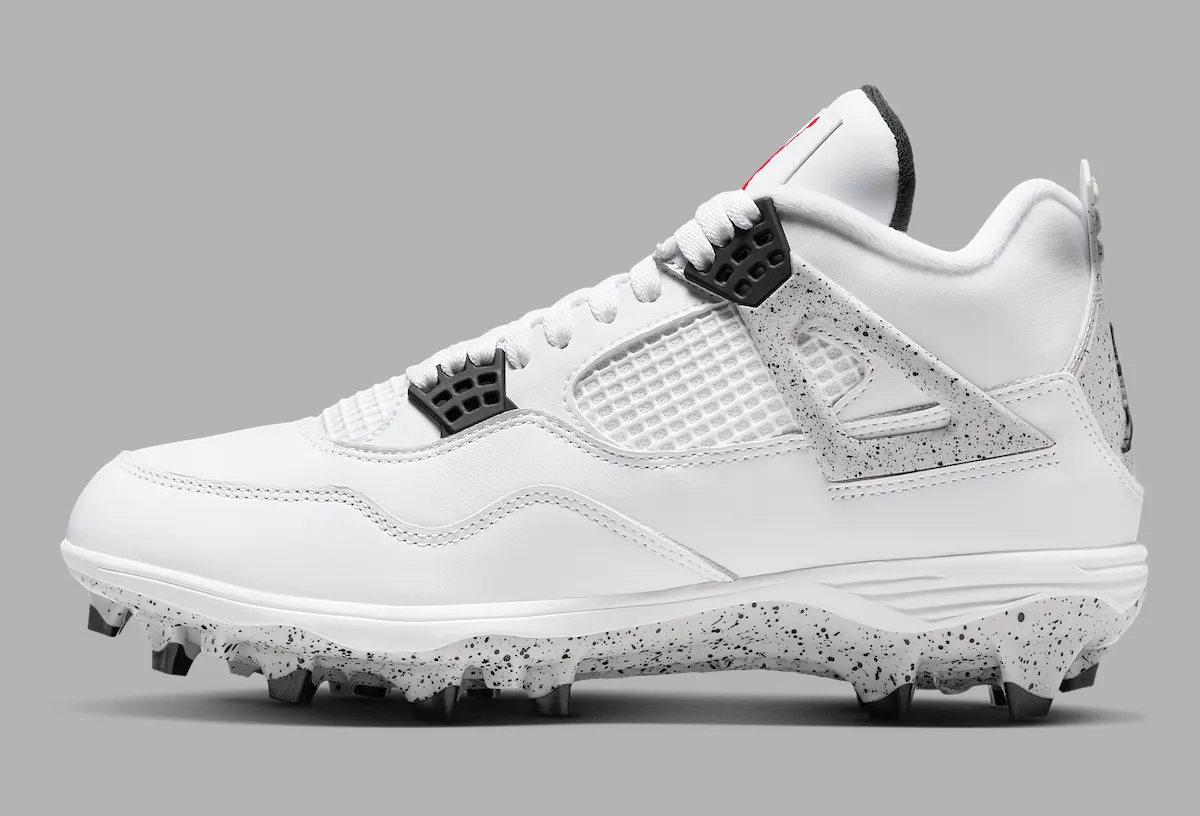 Air Jordan 4 “White Cement” 赛跑钉鞋 2025年7月发布，经典设计与足球性能的完美结合