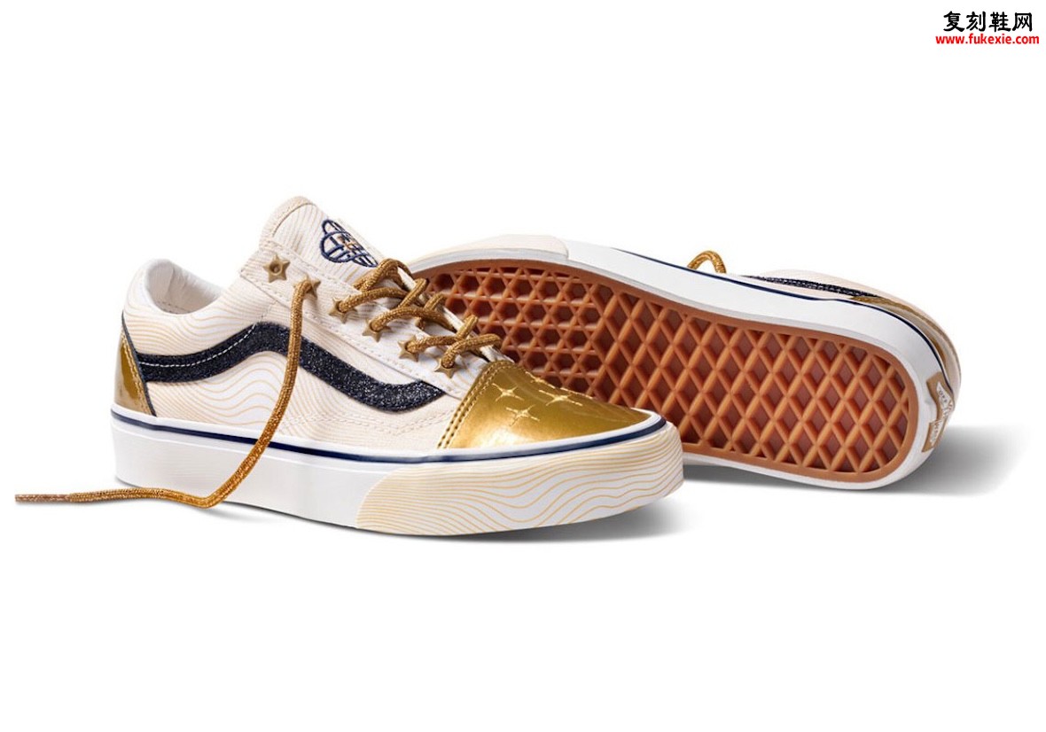 《Golden》闪耀童鞋!Vans Old Skool x K-Pop Demon Hunters 金属金鞋身搭载闪粉侧纹,电影一周年独家献礼插图3 《Golden》闪耀童鞋!Vans Old Skool x K-Pop Demon Hunters 金属金鞋身搭载闪粉侧纹,电影一周年独家献礼