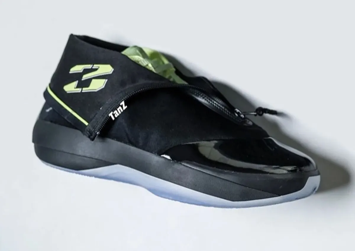 当拉链护罩穿越时空:Air Jordan 4028 以28代标志性设计嫁接40代性能平台,夏季正式登场