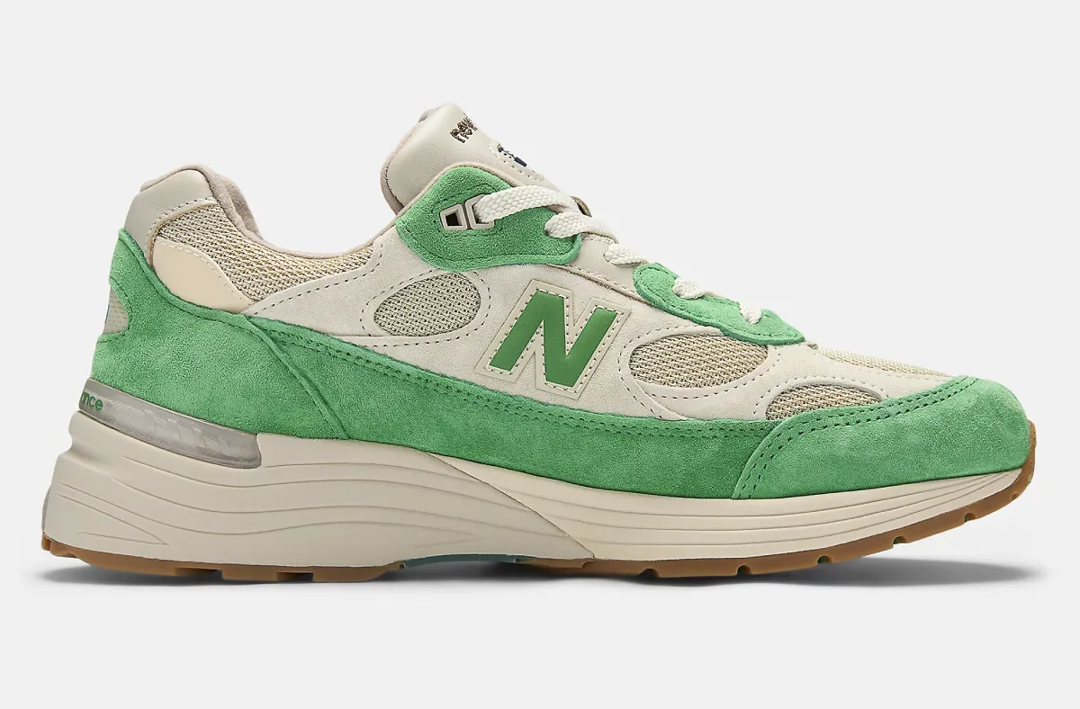 Joe Freshgoods联名NB 992米白绿麂皮复古做旧配色，只在Every Now and Then开业现场抽签发售