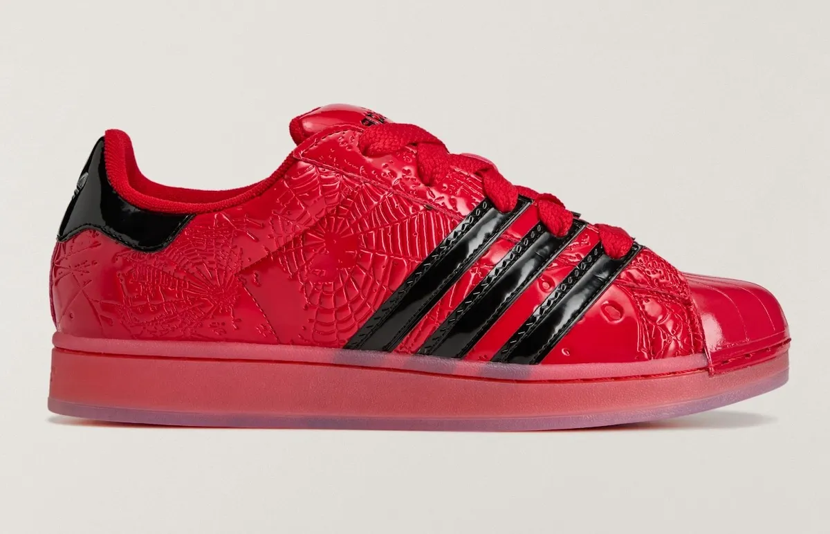 红黑裂纹漆皮再造经典:Sp5der x adidas Superstar 二月底双批次发售