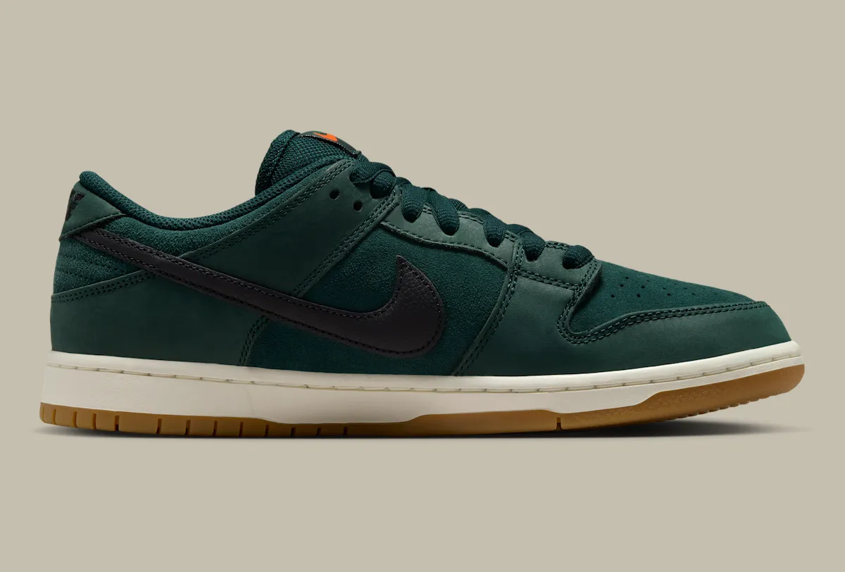 Nike SB Dunk Low“Deep Fir”2025年秋发售，深绿麂皮配色即将登陆滑板圈