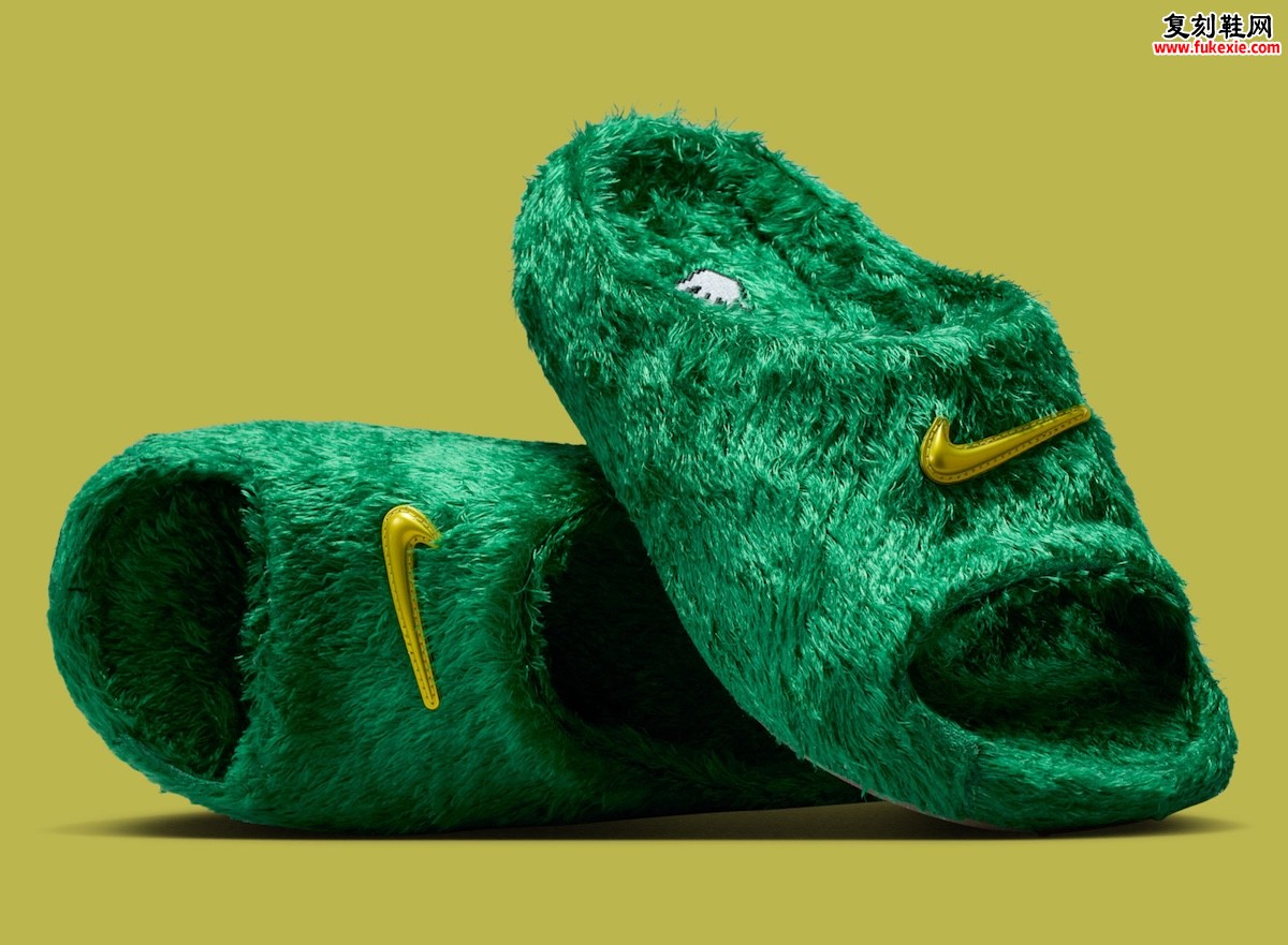 .SWOOSH联名耐克拖鞋将网络热梗“接触草地”变为可穿着的幽默设计