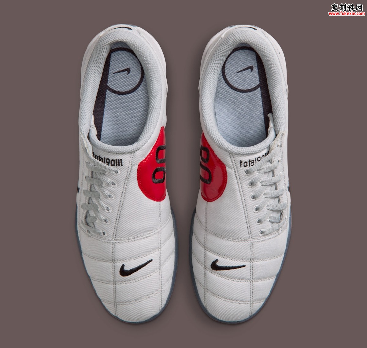 从绿茵场到都市街角:Nike Total 90 III PRM 以浅烟灰演绎足球遗产的日常转型
