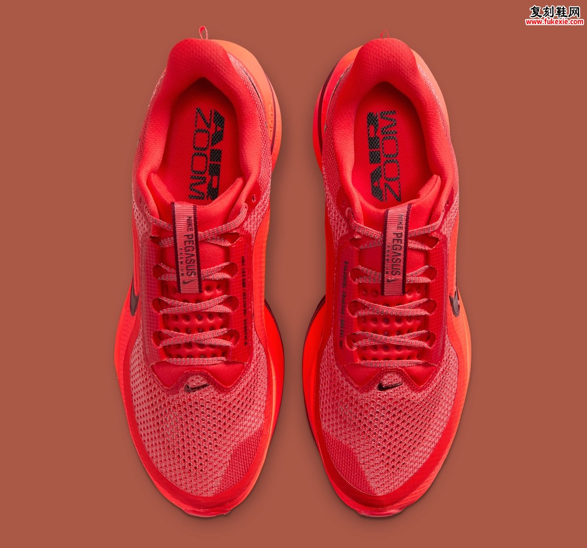耐克飞马Premium「浅绯红」配色2026年春季上市 三重缓震跑鞋的视觉革新
