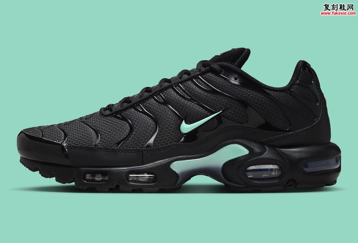 耐克Air Max Plus「墨夜薄荷」：当暗夜与蒂芙尼绿奏响轻奢变奏曲