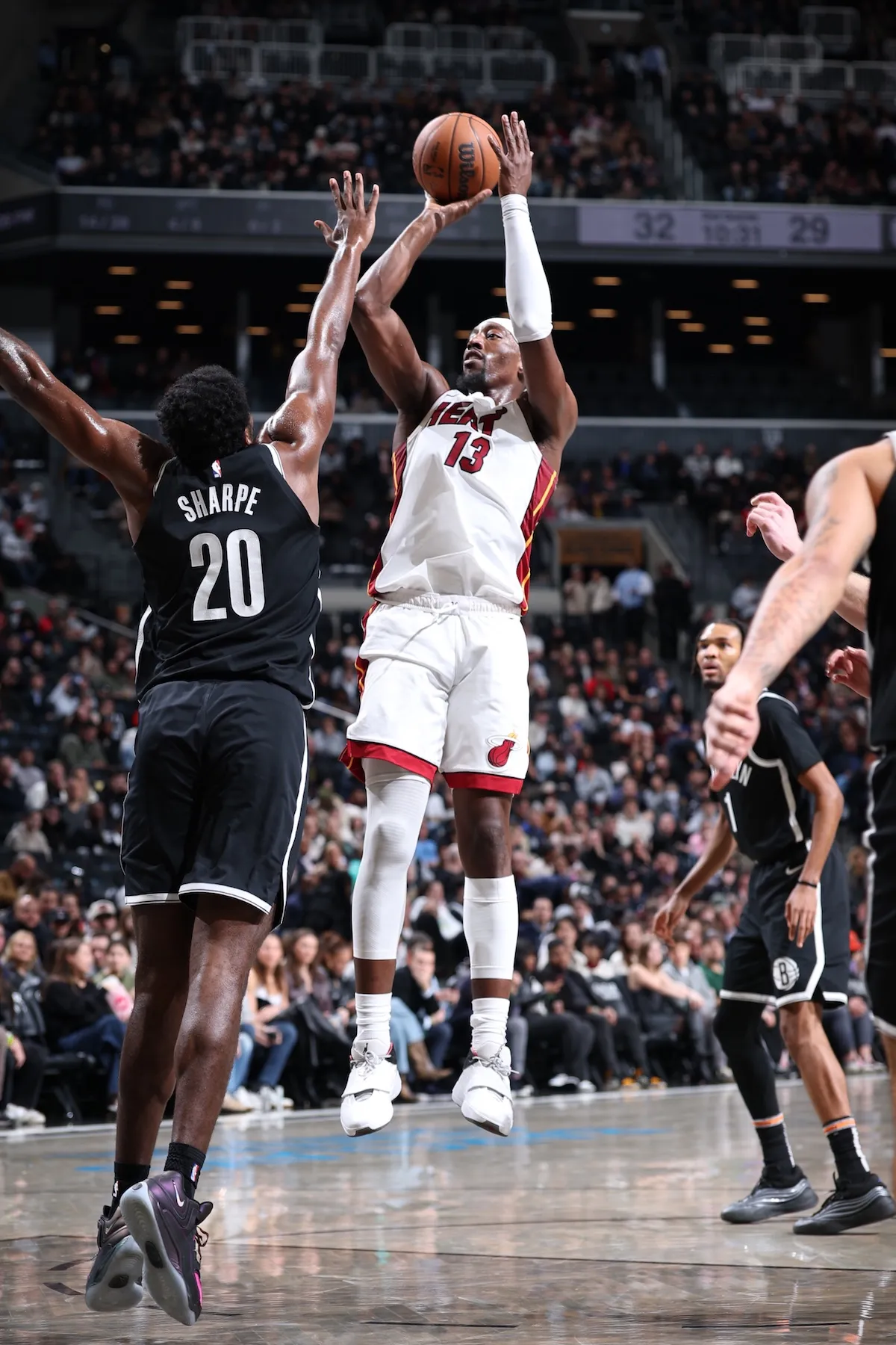 乔丹未来战靴Air Jordan 4020 阿德巴约赛场首秀 融合AJ40平台与AJ20档案设计