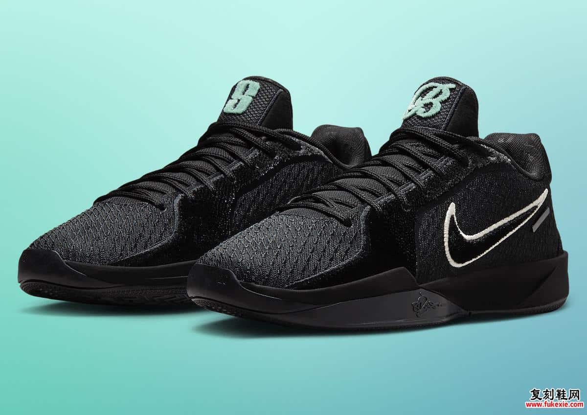 Nike Sabrina 2 Black Label 侧面展示雪尼尔 Swoosh 细节