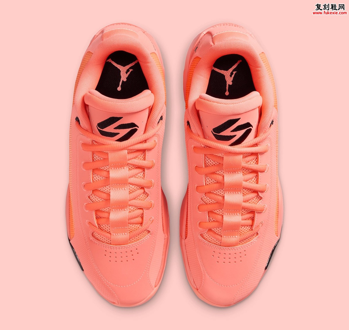 JORDAN LUKA .77 ARRIVES IN “BRIGHT MANGO” 东契奇战靴Jordan Luka .77荧光配色