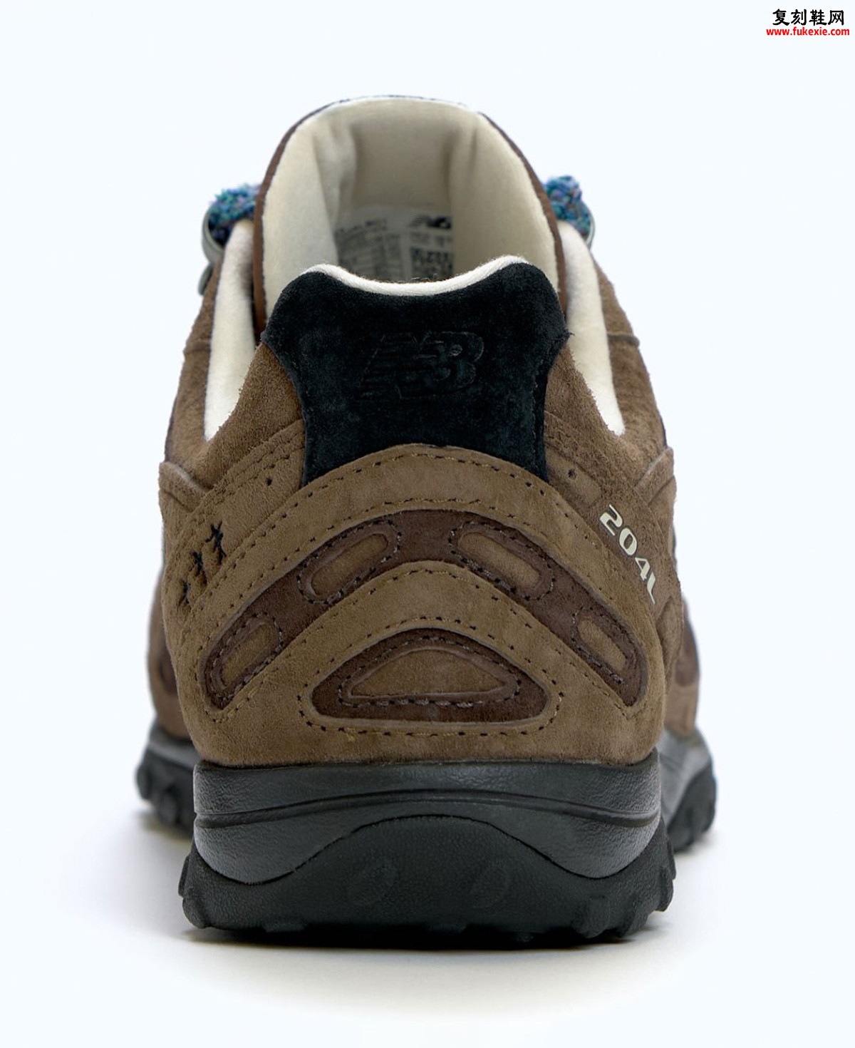 Basketcase联名New Balance 204L「Pine Valley」 粗犷工装美学与阶段性发售策略详解