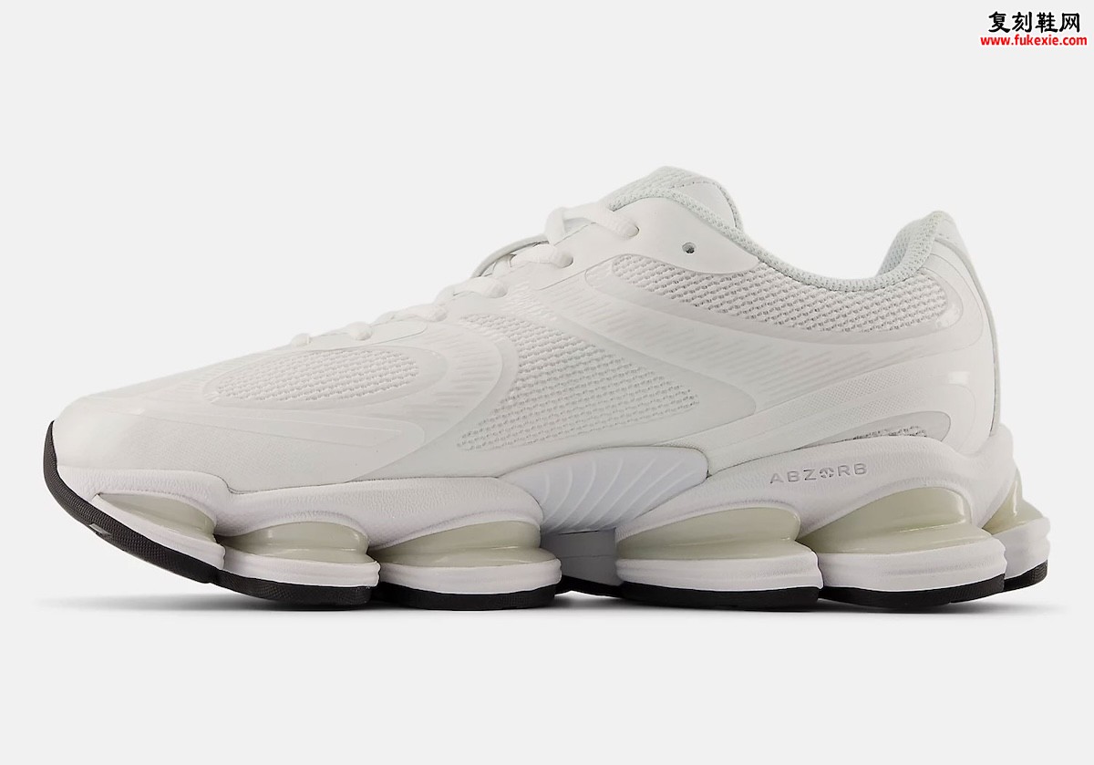 New Balance 2000 Surfaces in “Sea Salt” New Balance 2000海盐配色2025年秋季上市