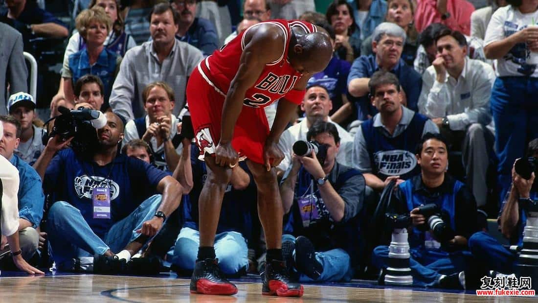 Air Jordan 12 “Flu Game” 将于 2025 年 3 月回归 货号：CT8013-060