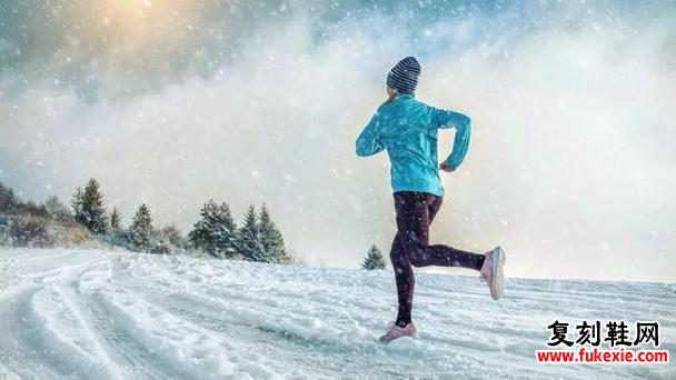 【冬跑装备有哪些】冬天跑步穿衣原则 冬天跑步有哪些注意事项