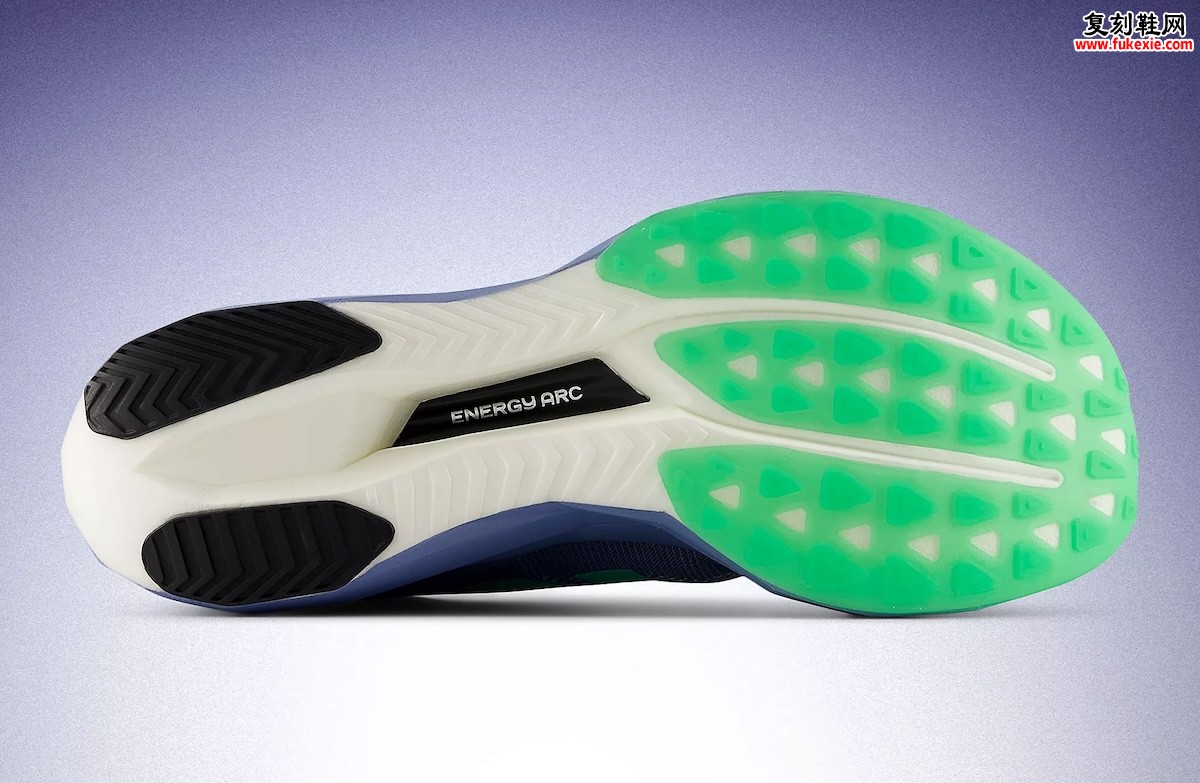 New Balance × TAG Heuer 联名跑鞋10月8日发售 搭载FuelCell科技售价280美元