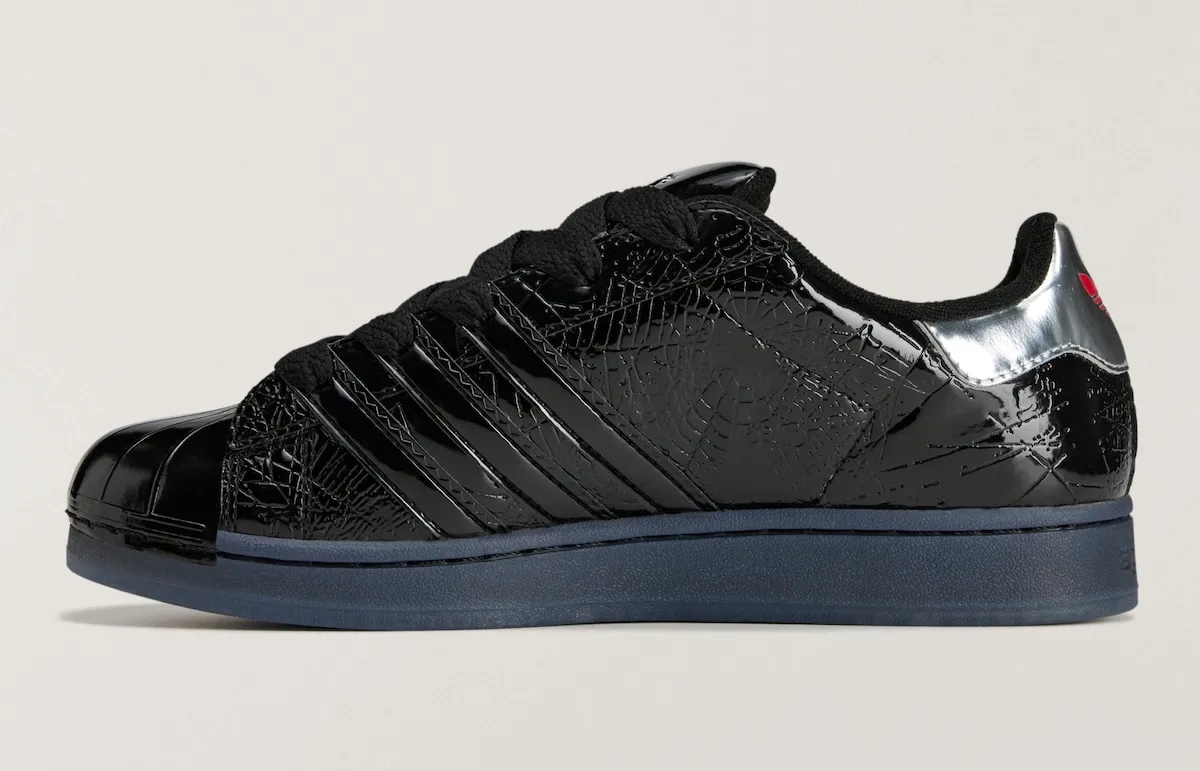 暗黑高光重构经典：Sp5der x adidas Superstar “Black” 二月底全球分批发售