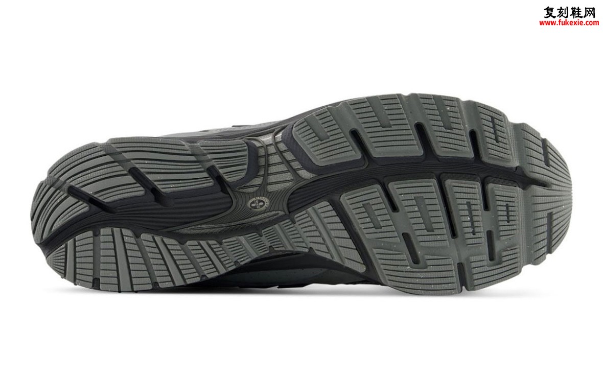 New Balance 1954R 灰黑双色官图释出:2002底盘搭配1906R后跟,ABZORB + N-ergy双重缓震定义2026 Y2K跑鞋新章插图6 New Balance 1954R 灰黑双色官图释出:2002底盘搭配1906R后跟,ABZORB + N-ergy双重缓震定义2026 Y2K跑鞋新章