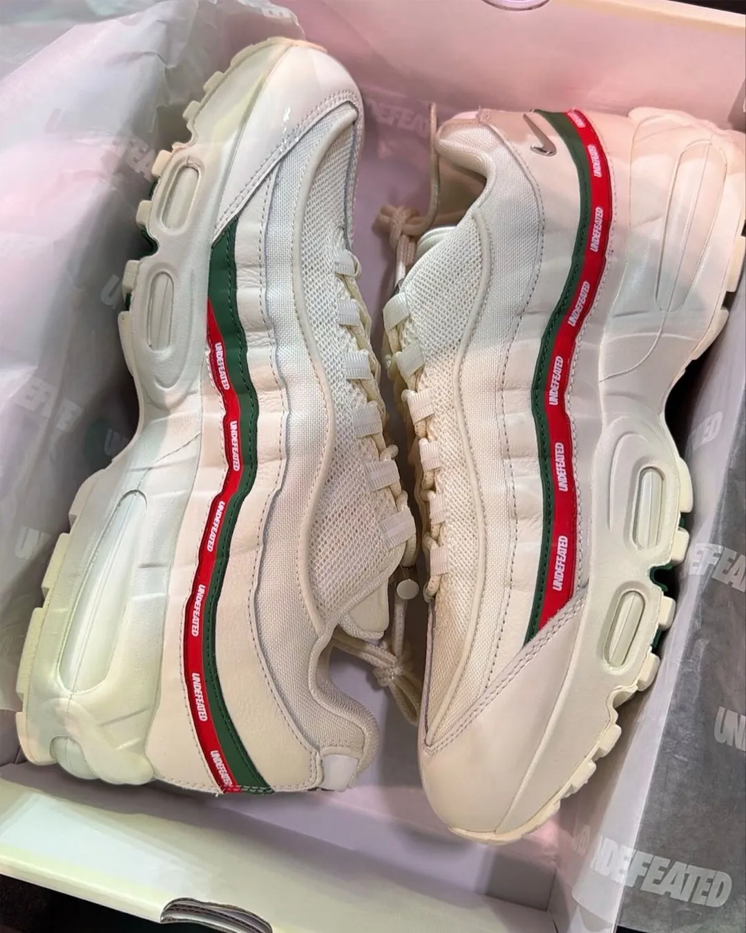 UNDEFEATED再携手Nike,2025全新Air Max 95“帆白”配色惊艳登场