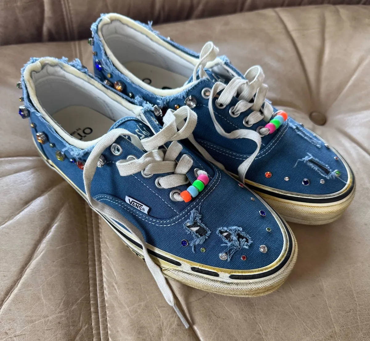 Satoshi Nakamoto x Vans Era Lucky Charms Blue 2027海军蓝帆布新作延续珠宝美学与破坏主义风格