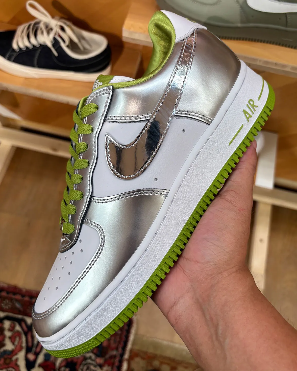 Nike Air Force 1 ’01 “Shoe Dog” 奈特卖车创业鞋狗精神落地,2027 春夏发售致敬蓝带起点插图2 Nike Air Force 1 ’01 “Shoe Dog” 奈特卖车创业鞋狗精神落地,2027 春夏发售致敬蓝带起点
