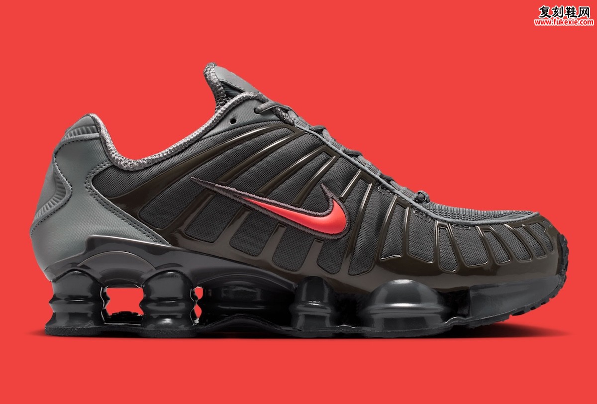 Nike Shox TL SE “Smoke Grey/Bright Crimson” 以深色基调重塑千禧年机械美学