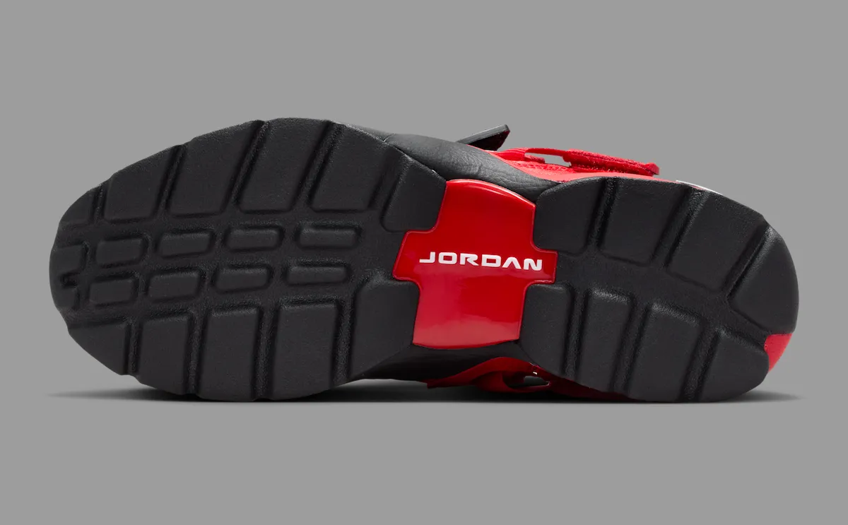 公牛血统的千禧年回响：Jordan Trunner LX ‘Bred’ 以大学红更新元年训练鞋经典
