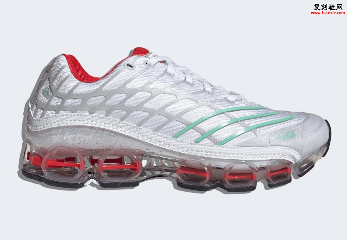 Inside The Coca-Cola x adidas 2026 Collection 可口可乐x阿迪达斯2026春季联名系列预览