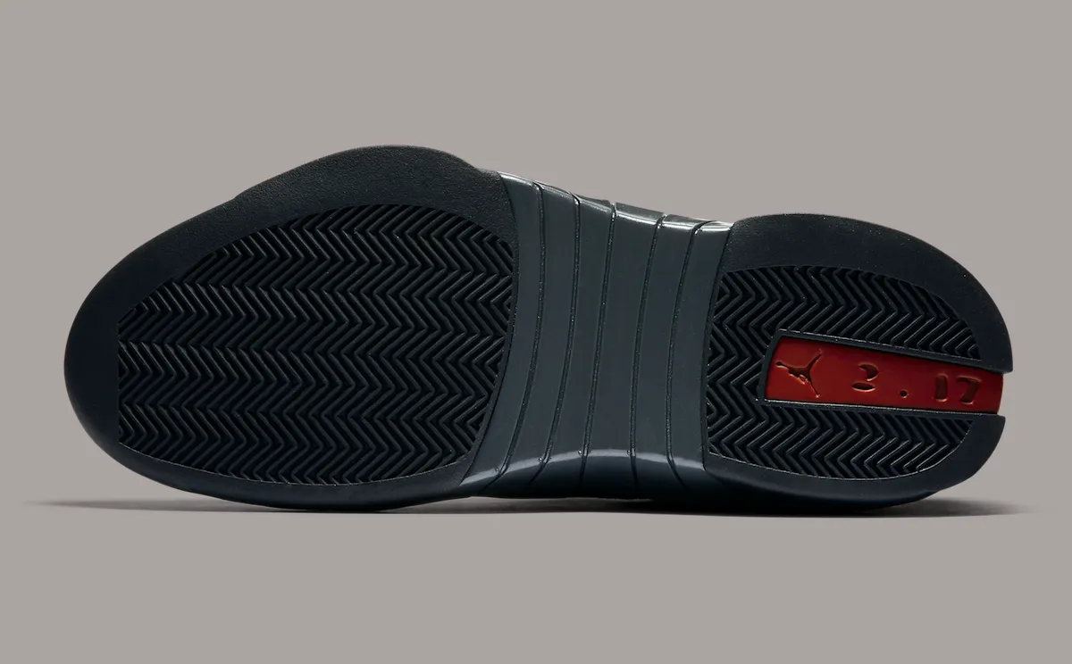 隐形战机的沉默航迹:Air Jordan 15 ‘Stealth’ 跨时空复刻,一段被争议包裹的设计传奇