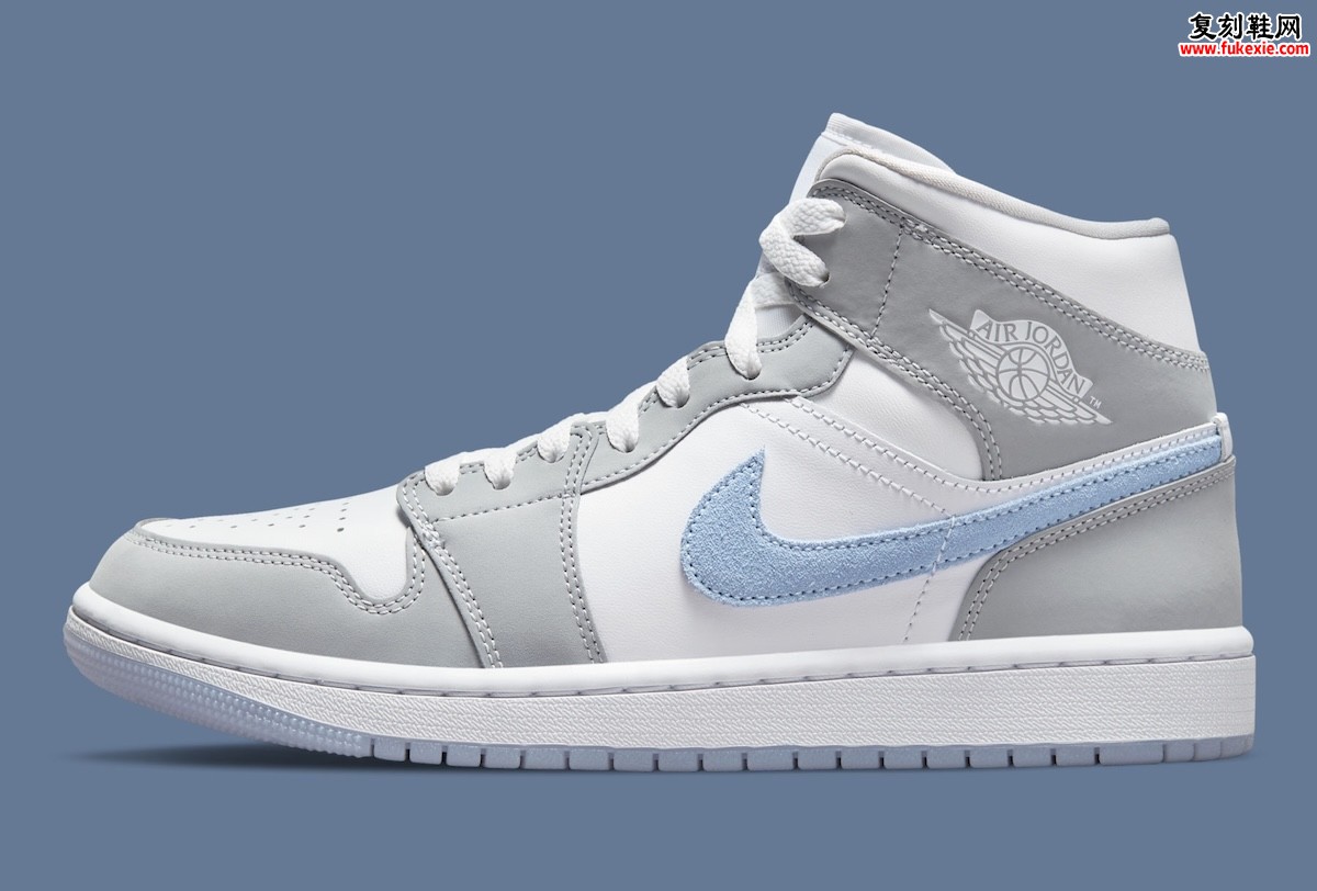 灰调中的微妙层次:Air Jordan 1 Mid ‘狼灰/铝蓝’ 以克制美学诠释2026春季平衡之道