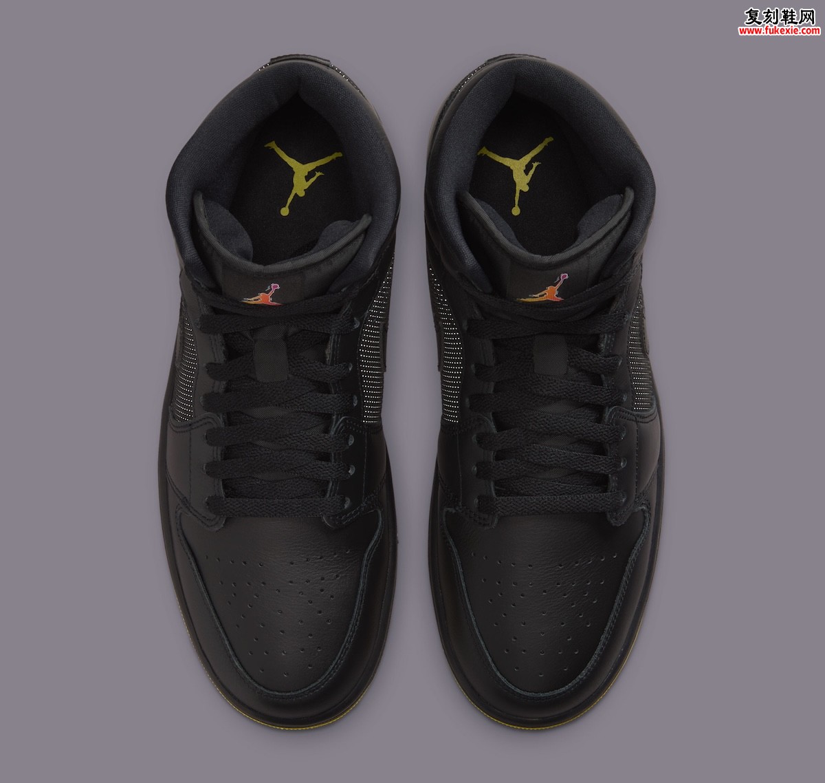 Air Jordan 1 Mid Comic Book 半色调网点拼接黑色皮革,Opti Yellow 外底,2026 年 7 月低调登场插图3 Air Jordan 1 Mid Comic Book 半色调网点拼接黑色皮革,Opti Yellow 外底,2026 年 7 月低调登场