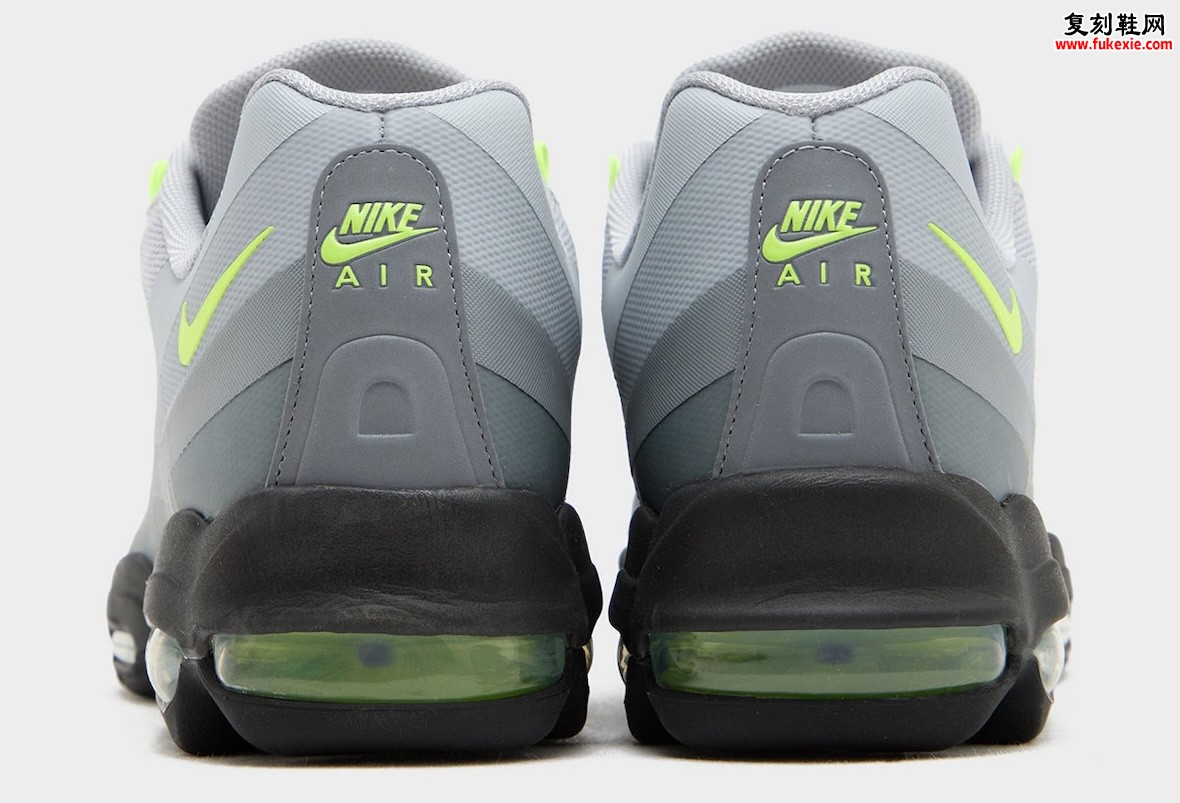 耐克Air Max 95 Ultra“霓虹”2025秋季回归 灰黑基底+荧光绿点缀引爆复古潮流