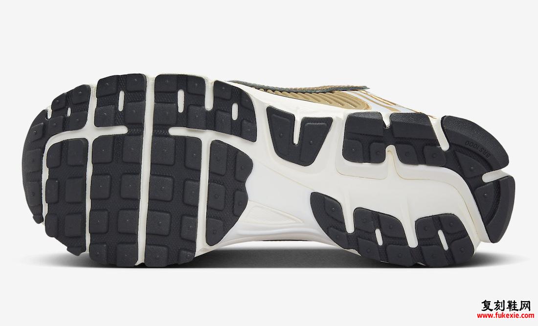 NIKE ZOOM VOMERO 5 “METALLIC GOLD” 现已上市（2024 年 5 月）货号：HF7723-001