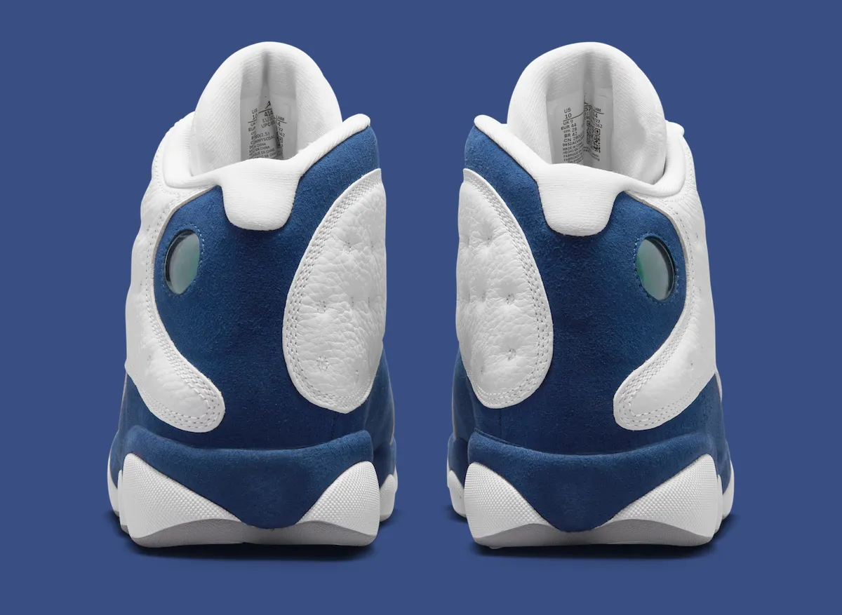 静水流深:回顾Air Jordan 13 ‘French Blue’,一部关于冷色调与克制美学的设计档案