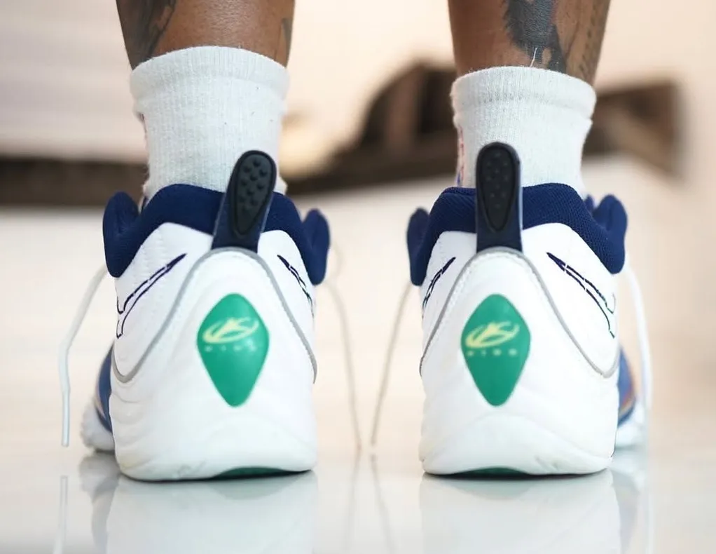 Nike Zoom Flight 5 “White/Midnight Navy”基德白午夜蓝虫眼复刻2027回归插图2 Nike Zoom Flight 5 “White/Midnight Navy”基德白午夜蓝虫眼复刻2027回归