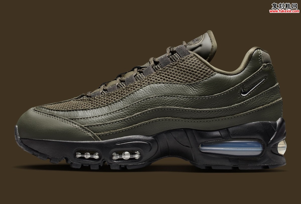 Nike Air Max 95 ‘Cargo Khaki’ 用橄榄绿层次与放大气垫重塑1995年的街头语法