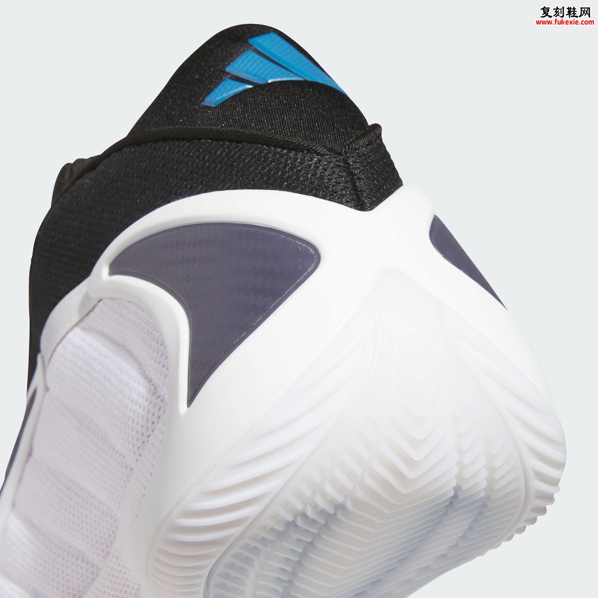 adidas AE 2 Alphadawg 12月6日发售：黑白主调融入狼队蓝细节惊艳亮相
