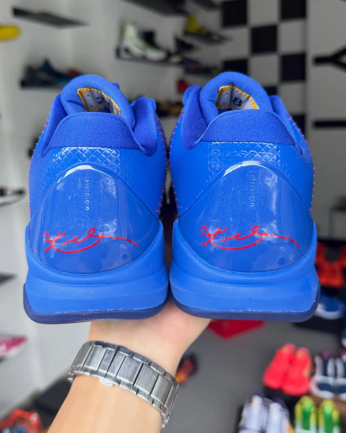 Nike Kobe 5 Protro Dodgers 2026 道奇配色致敬洛杉矶:红色棒球缝线隐藏8与24鞋舌彩蛋插图3 Nike Kobe 5 Protro Dodgers 2026 道奇配色致敬洛杉矶:红色棒球缝线隐藏8与24鞋舌彩蛋
