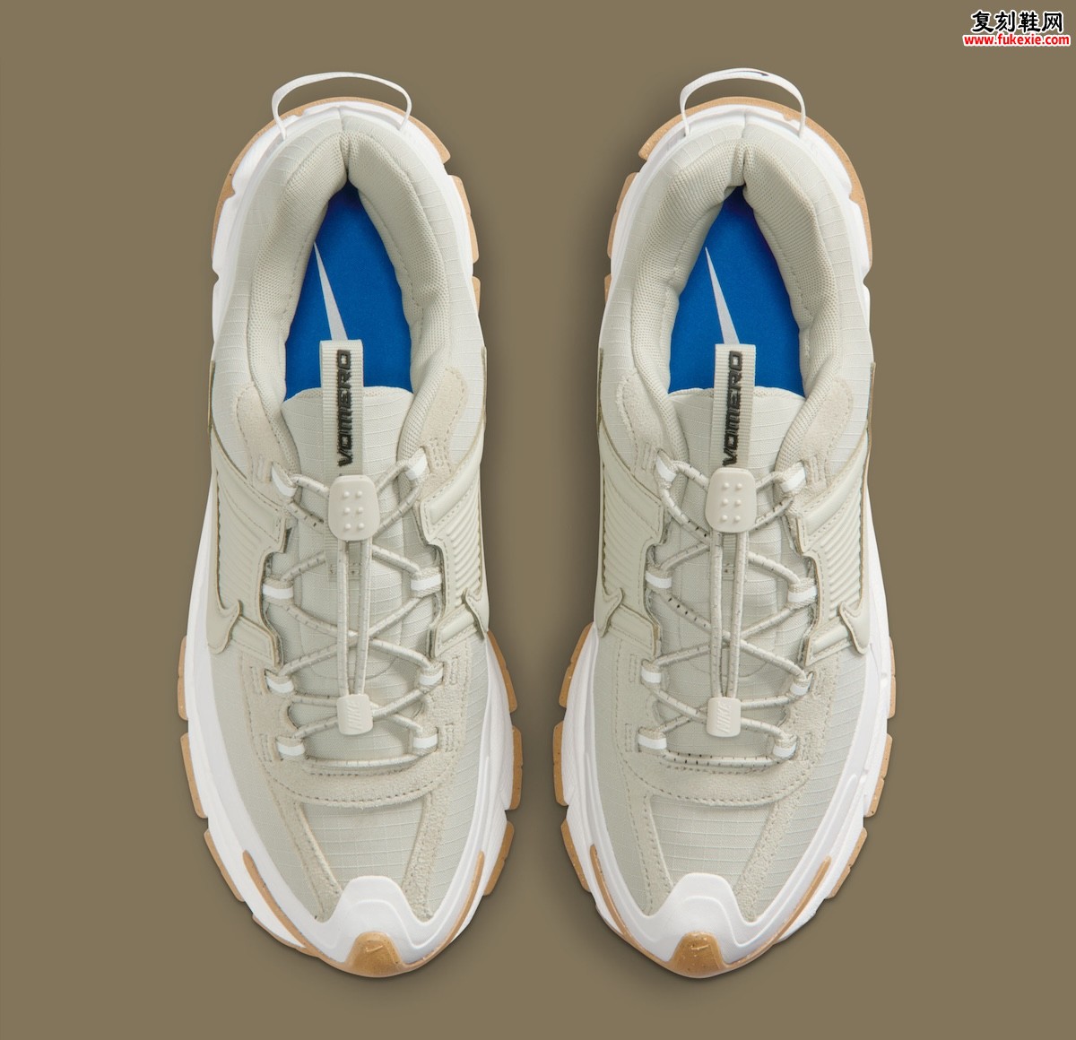 Nike Zoom Vomero 5 Roam Splits In “Sail” And “Light Stone”米白石纹”秋日回归