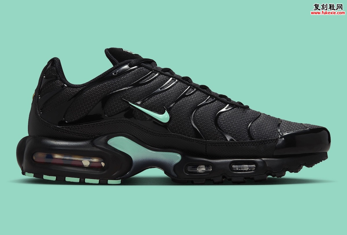 耐克Air Max Plus「墨夜薄荷」：当暗夜与蒂芙尼绿奏响轻奢变奏曲