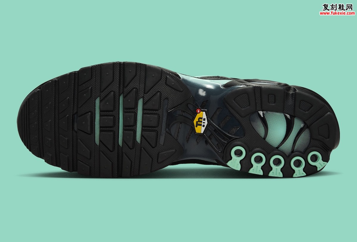 耐克Air Max Plus「墨夜薄荷」：当暗夜与蒂芙尼绿奏响轻奢变奏曲