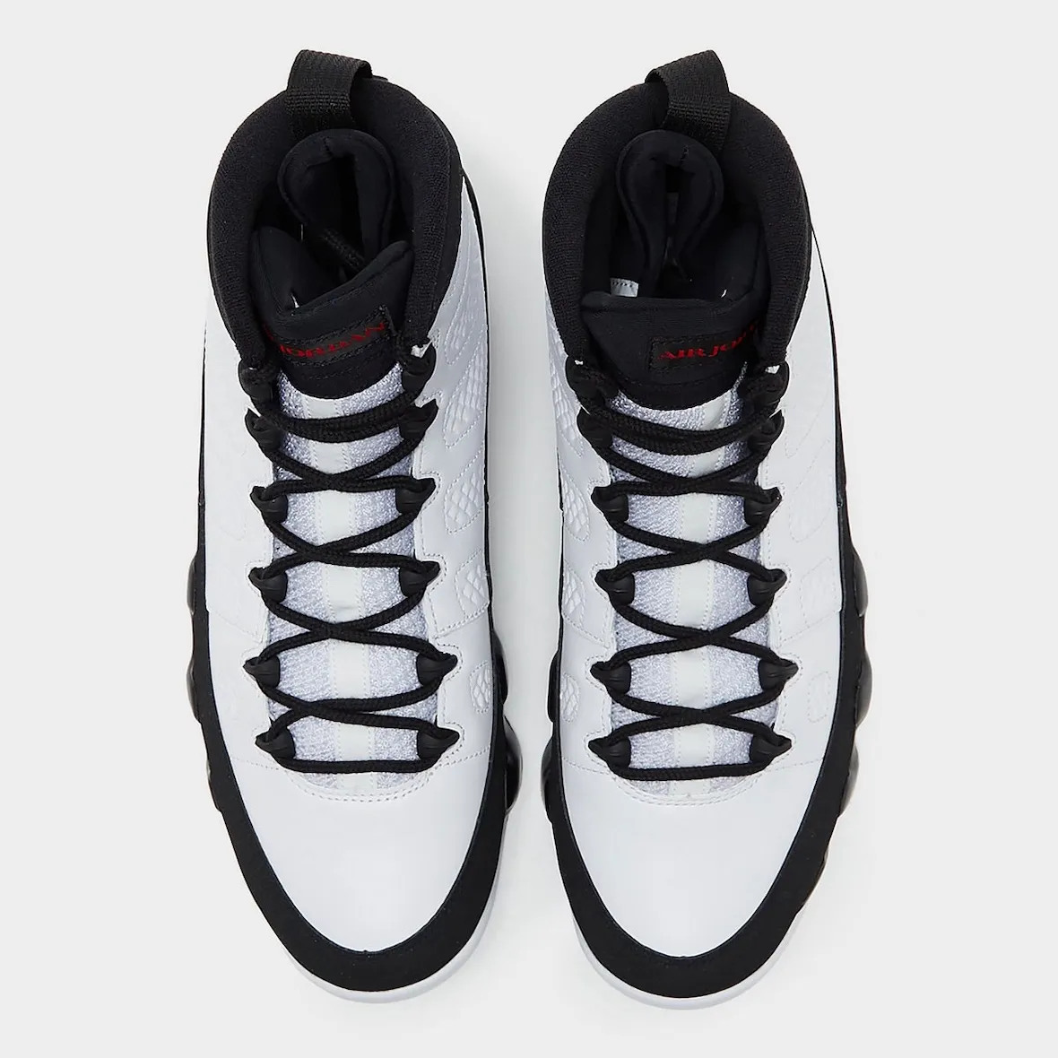 Air Jordan 9 OG “Space Jam”太空大灌篮2026年8月回归!白黑红OG配色搭30周年特殊鞋盒插图2 Air Jordan 9 OG “Space Jam”太空大灌篮2026年8月回归!白黑红OG配色搭30周年特殊鞋盒